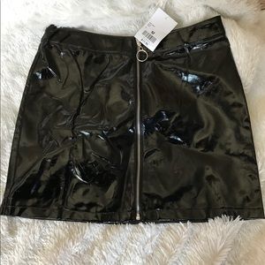 Forever 21 faux leather zip up mini skirt